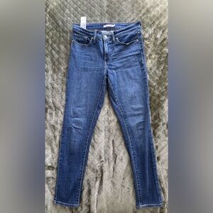 Levi’s 311 Shaping Skinny Jeans Medium Wash Size 28x28